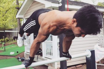 Jeric Rosales, founder of Jayrock Fitness, demonstrating calisthenics.